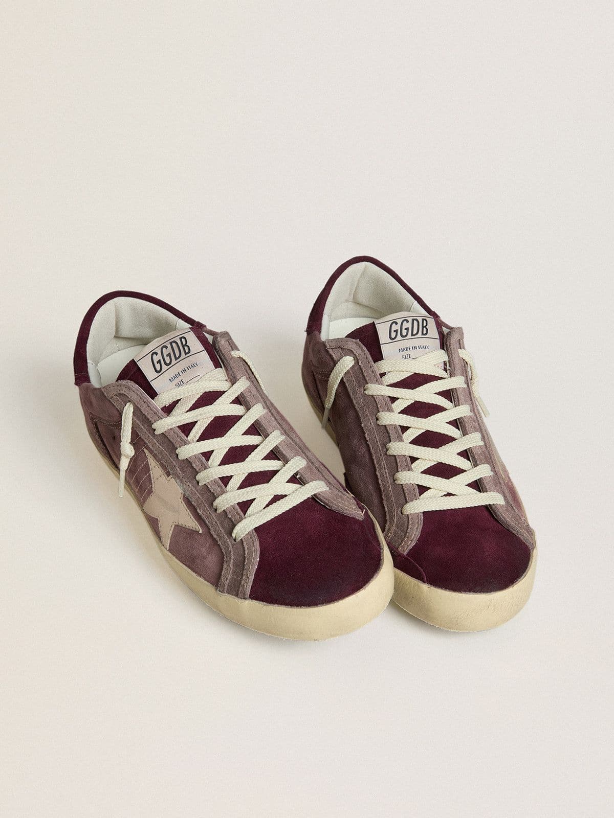 Golden Goose - Super-Star LTD Damen aus lila Suede mit Lederstern in Silber-Metallic und Suedeferse in 