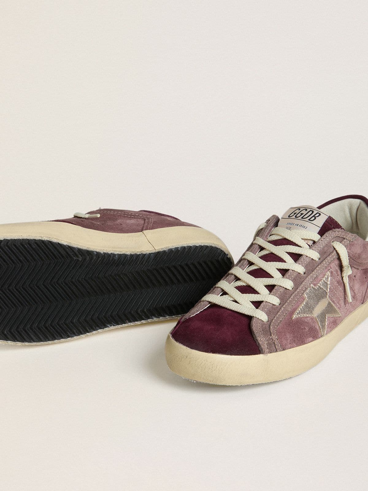 Golden Goose - Super-Star LTD Damen aus lila Suede mit Lederstern in Silber-Metallic und Suedeferse in 