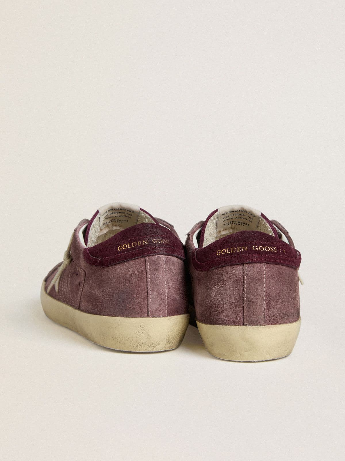 Golden Goose - Super-Star LTD Damen aus lila Suede mit Lederstern in Silber-Metallic und Suedeferse in 