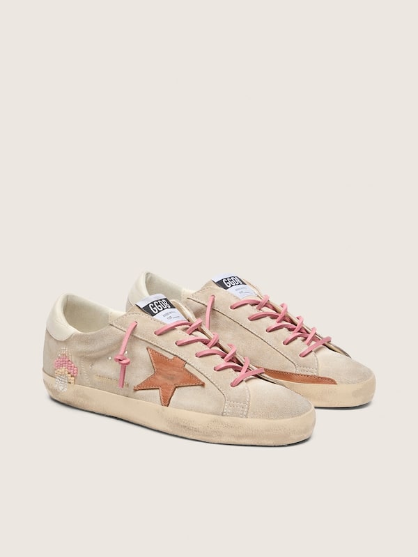 Women&rsquo;s Super-Star LTD in pearl suede with brick-red star and embroidery