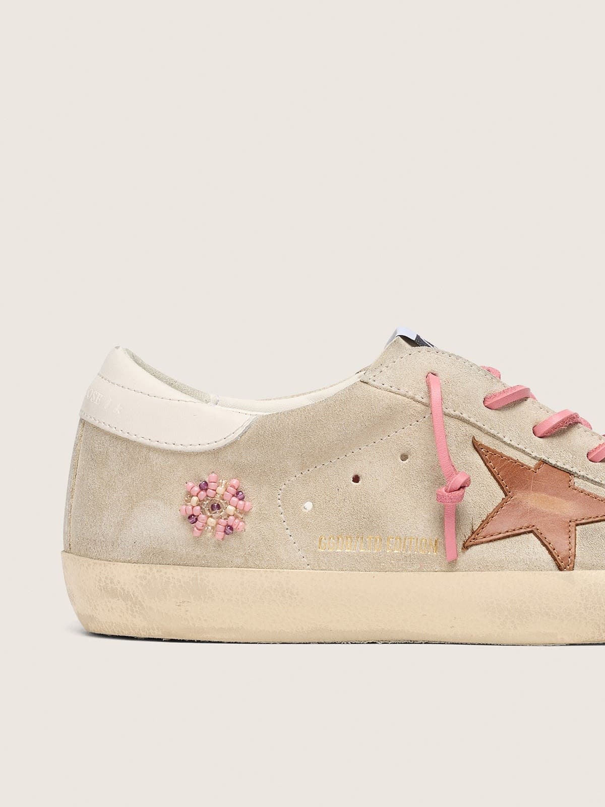 Golden Goose - Super-Star LTD donna in suede color perla con stella color mattone e ricamo in 