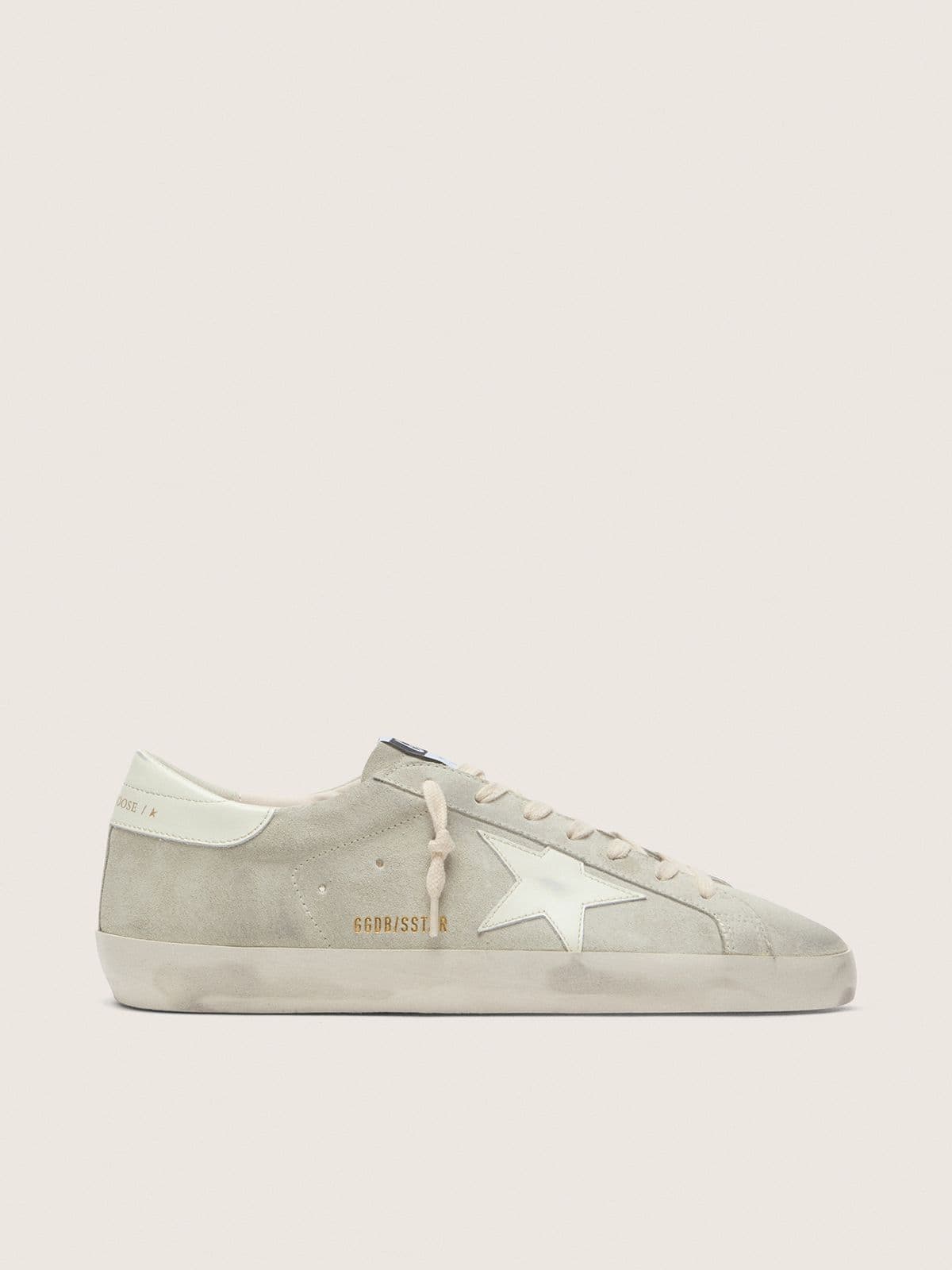 Golden Goose - Super-Star feminino de suede cinza-claro com estrela de couro branco in 