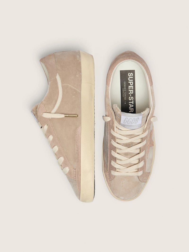 Golden Goose - Super-Star LTD de mujer de terciopelo rosa p&aacute;lido con estrella tono sobre tono in 