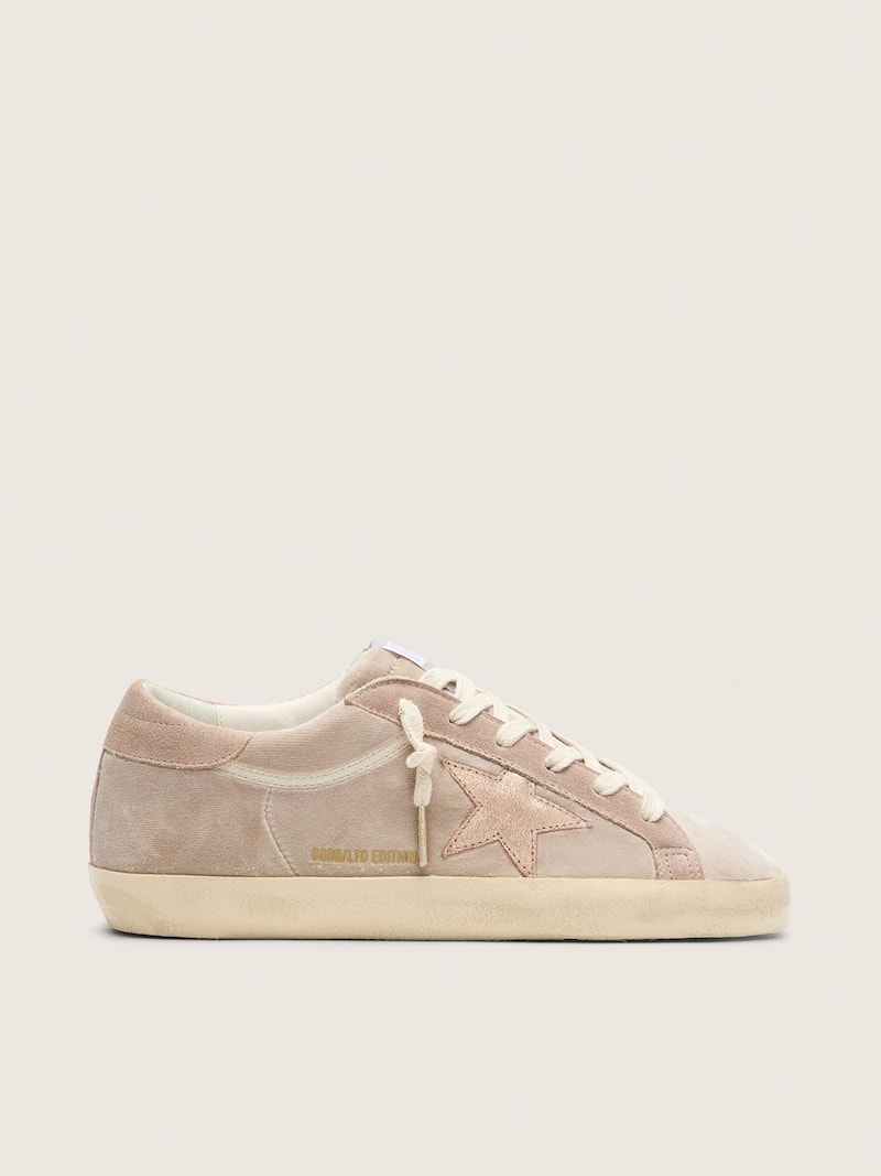 Golden Goose - Super-Star LTD de mujer de terciopelo rosa p&aacute;lido con estrella tono sobre tono in 