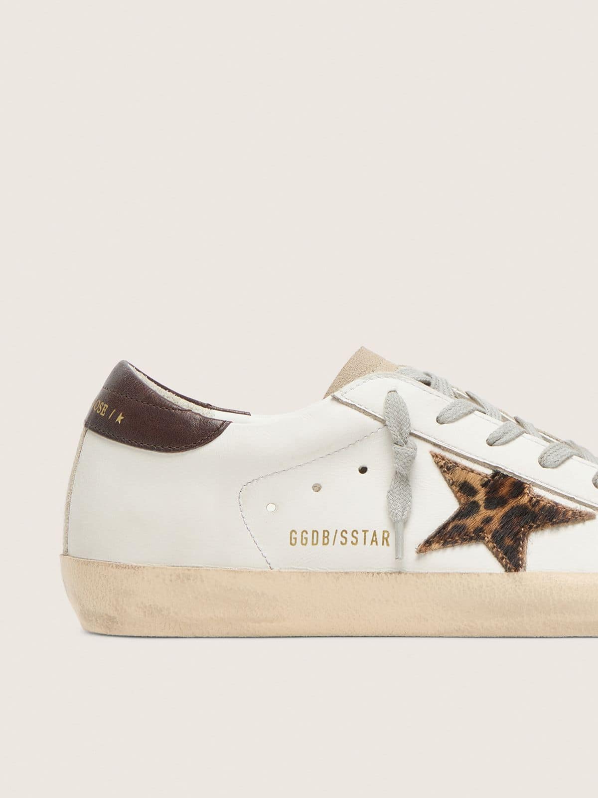 Golden Goose Super-Star Damen aus wei&szlig;em Leder mit Leo-Dessin auf dem Stern Super-Star white woman