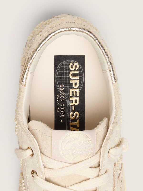 Golden Goose - Super-Star LTD donna in suede color perla con stella oro e ricami in perline in 