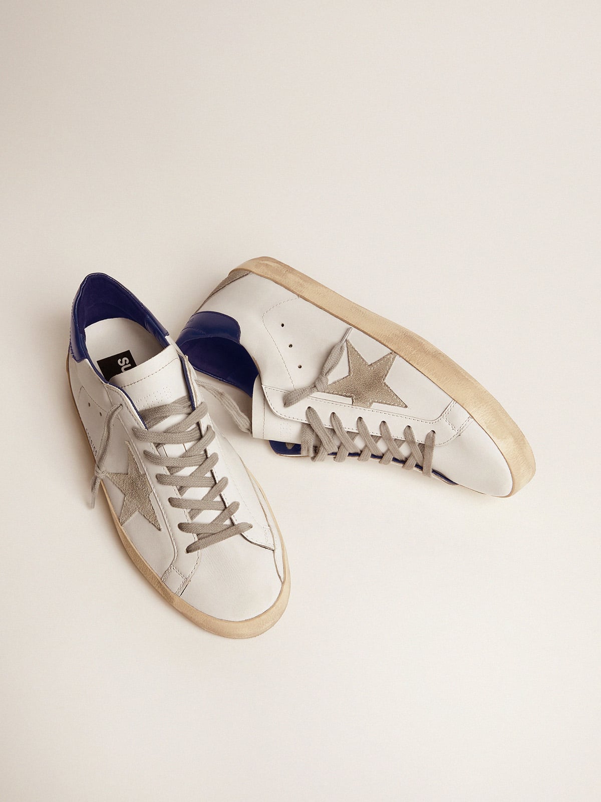 Golden Goose - Super-Star Donna con stella in suede e talloncino blu in 