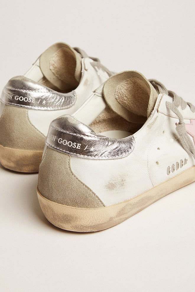 Golden Goose - Super-Star Damen aus Leder mit rosa Stern und Fersendetail in Silber-Metallic in 