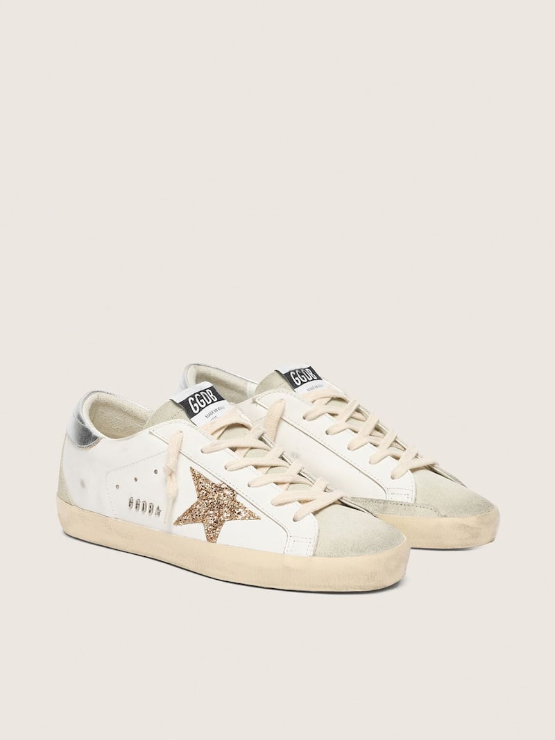 Golden Goose - Super-Star con estrella con purpurina dorada y aplicaciones de ante hielo in 