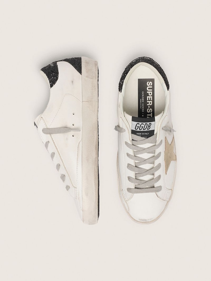 Golden Goose - Super-Star Donna con stella oro e talloncino in glitter nero in 