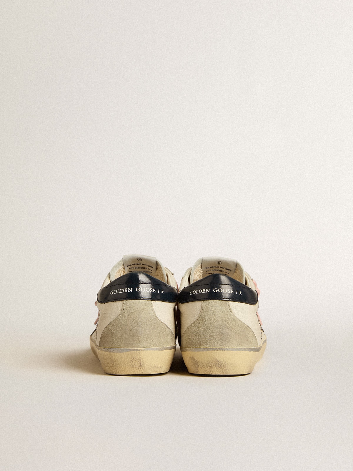 Golden Goose - Super-Star LTD mit blauem Lederstern und Nietenapplikation in 