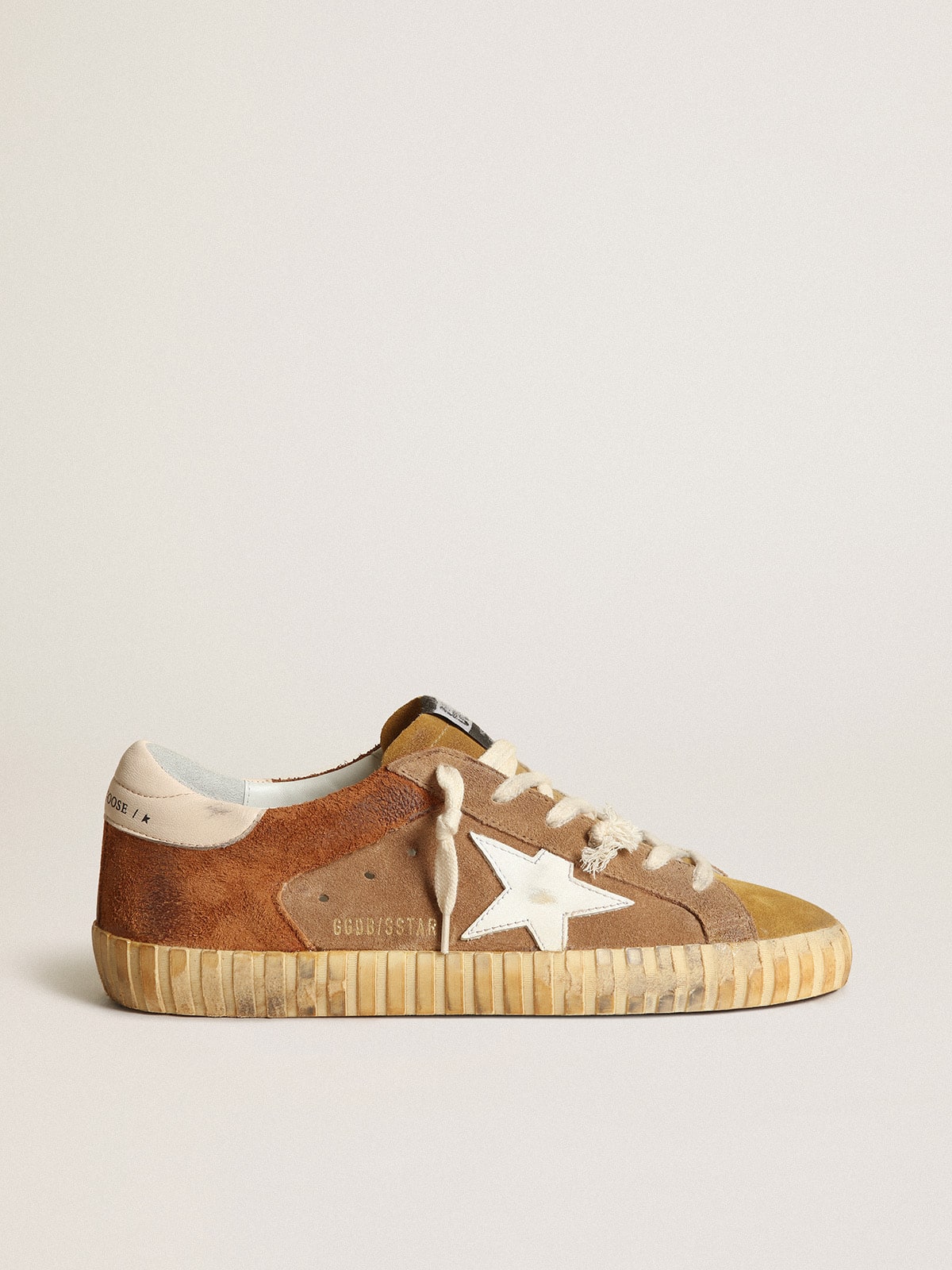 Women's Super-Star in tobacco and brown suede and white star | Golden Goose