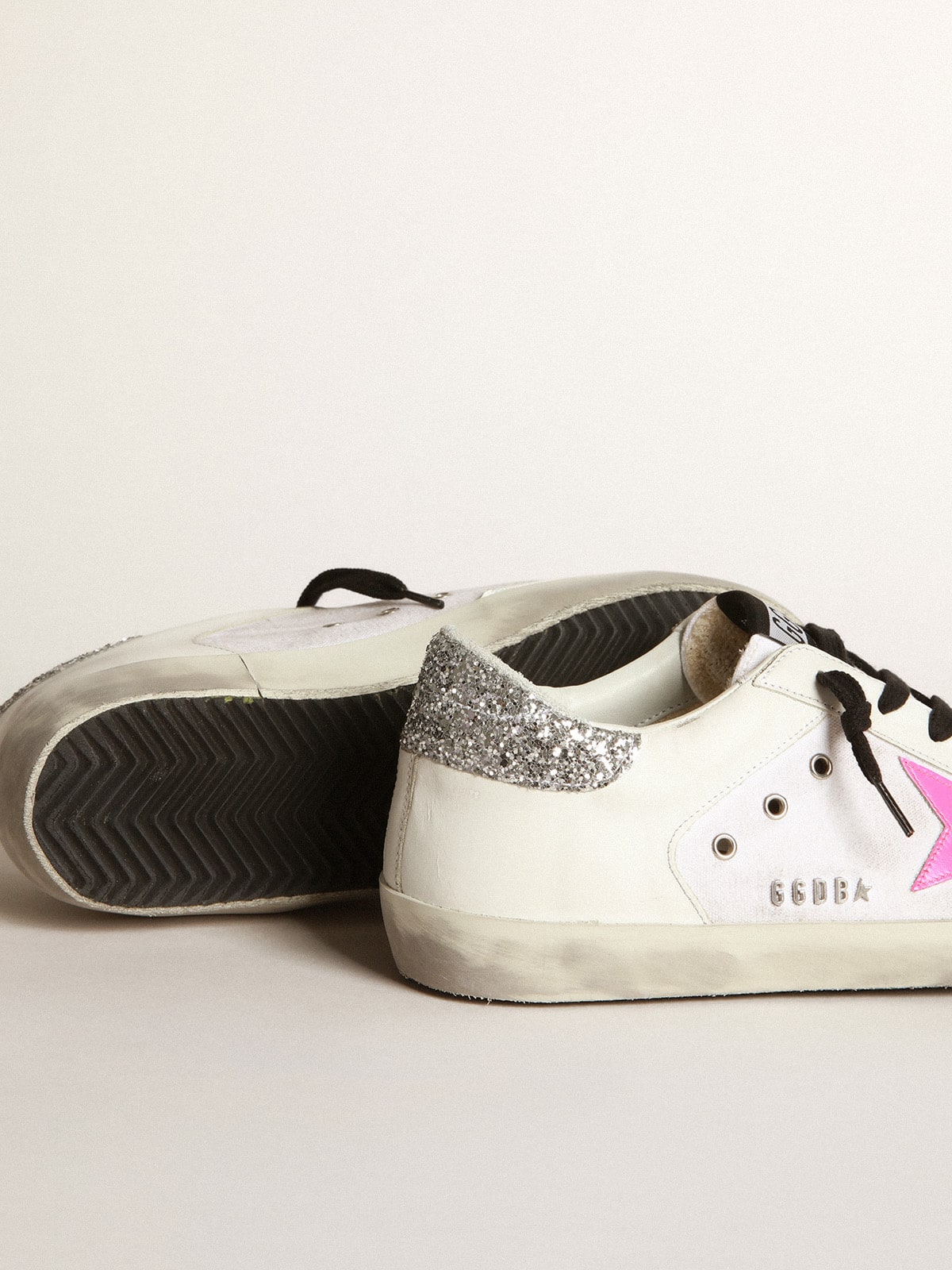 Golden Goose - Super-Star sneakers in white leather and canvas with shocking-pink leather star and silver glitter heel tab in 