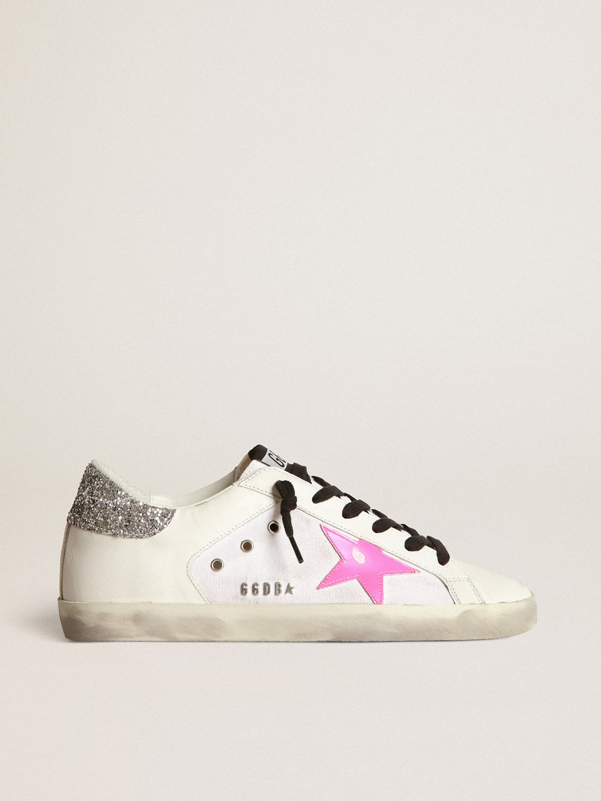 Golden Goose - Zapatillas deportivas Super-Star de piel y lona blancas con estrella de piel rosa shocking y refuerzo del talón con purpurina plateada in 