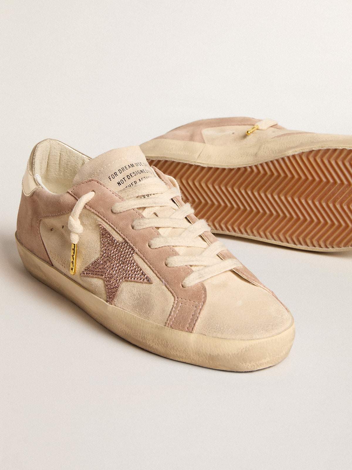 Golden Goose - Super-Star de suede rosa-claro com estrela de suede e talão platinado in 