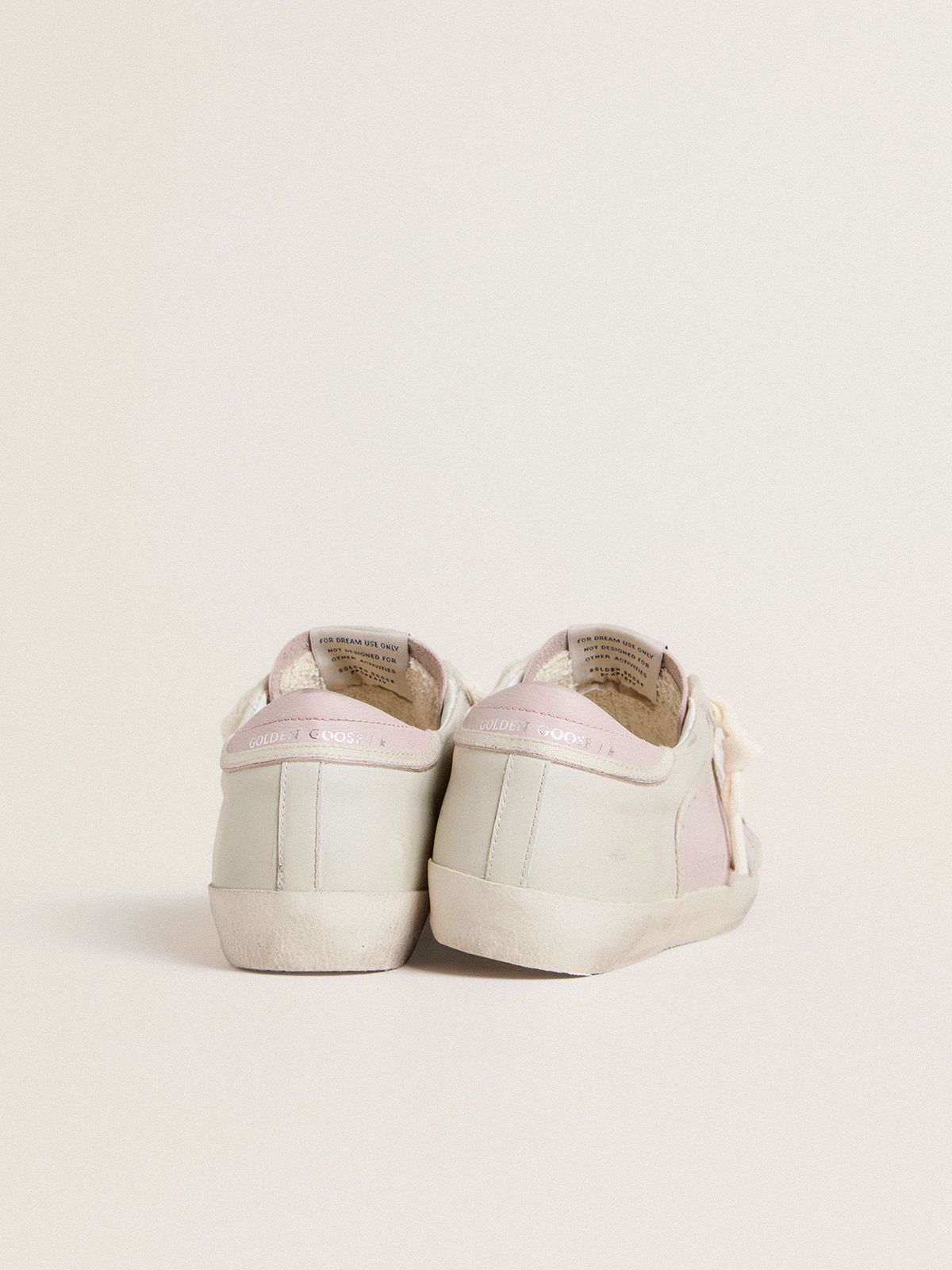 Golden Goose - Super-Star LTD aus rosa Leder mit silberfarbenem Stern aus Metallic-Leder und rosa Lederferse in