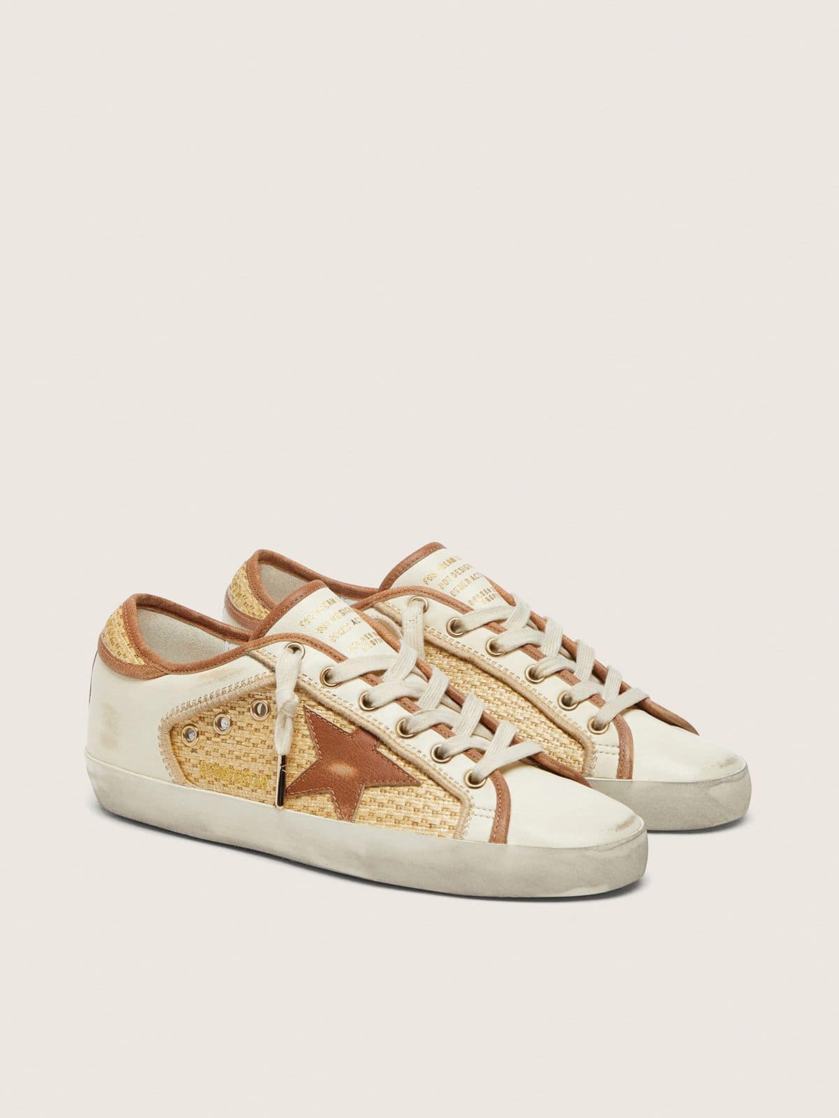 Women&rsquo;s Super-Star in white leather and raffia with brick-red star and inserts