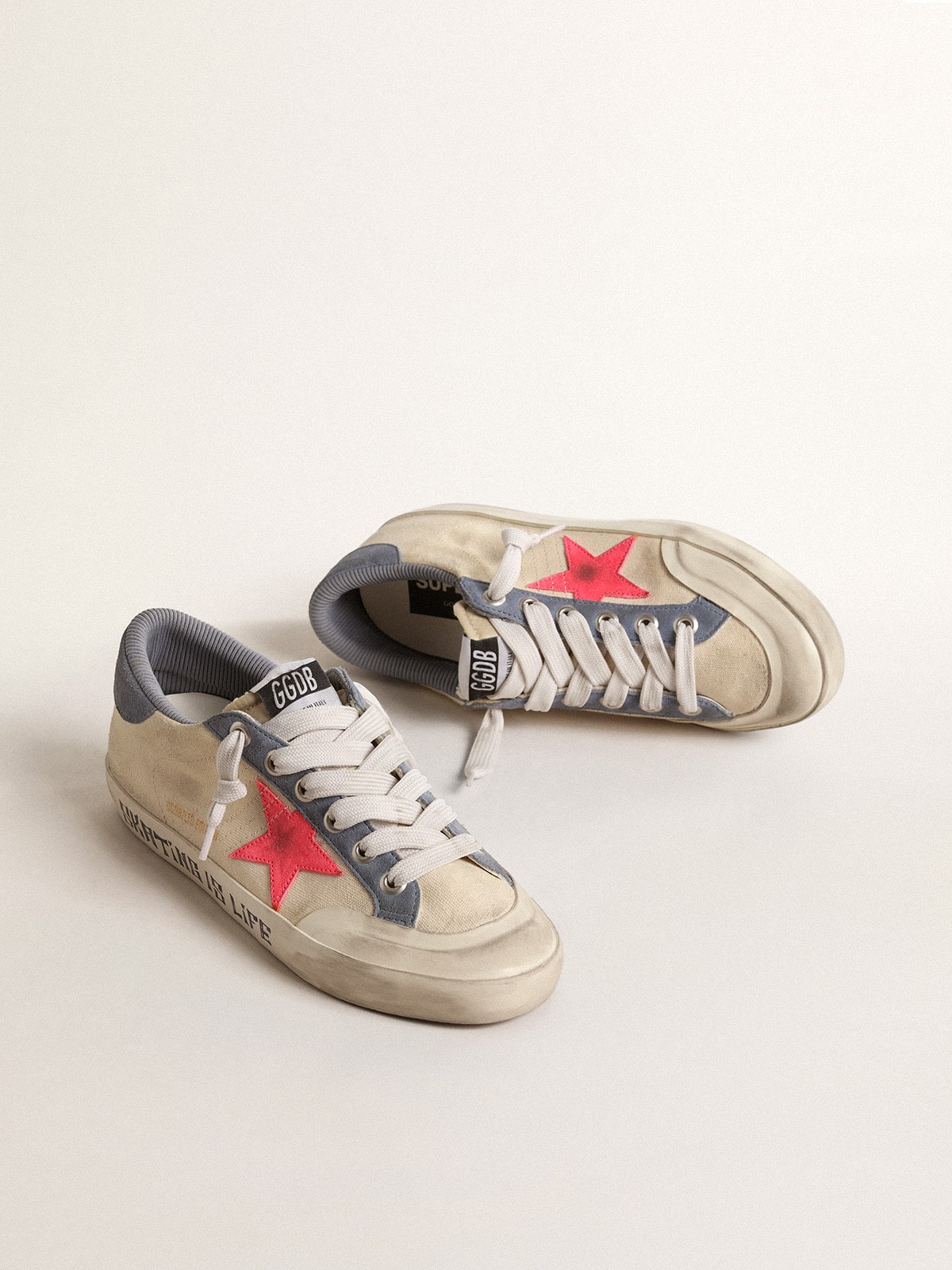 Golden Goose - Super-Star Penstar LTD aus Canvas mit langustenfarbenem Raulederstern in 