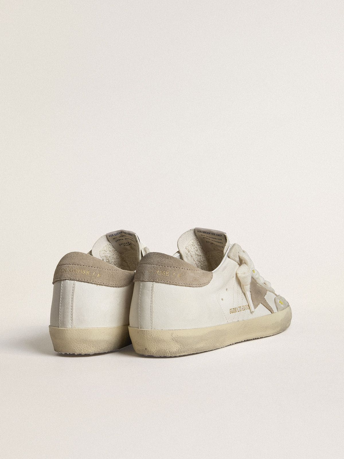 Golden Goose - Super-Star LTD pour femme avec étoile et contrefort en cuir velours beige et broderies florales in 