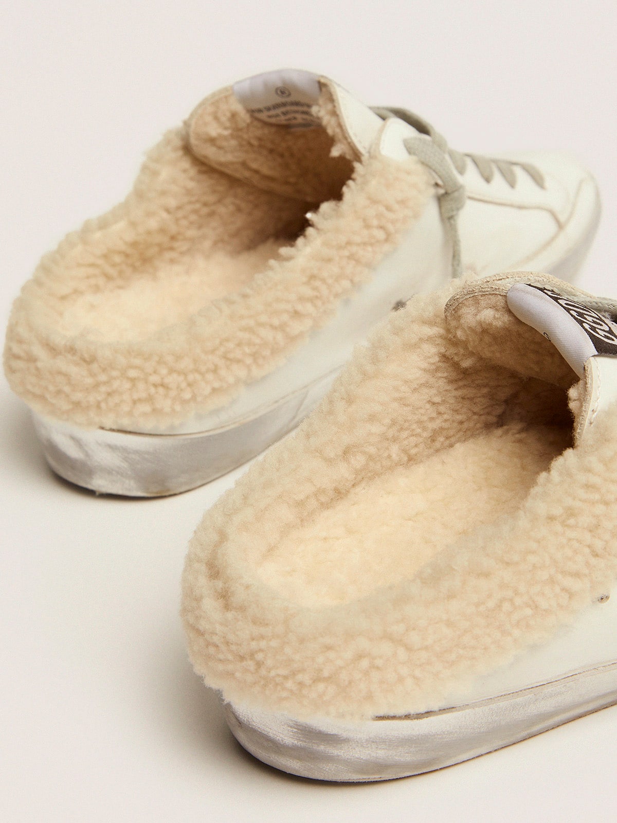 Golden Goose - Mule Super-Star de couro branco e forro de shearling in 