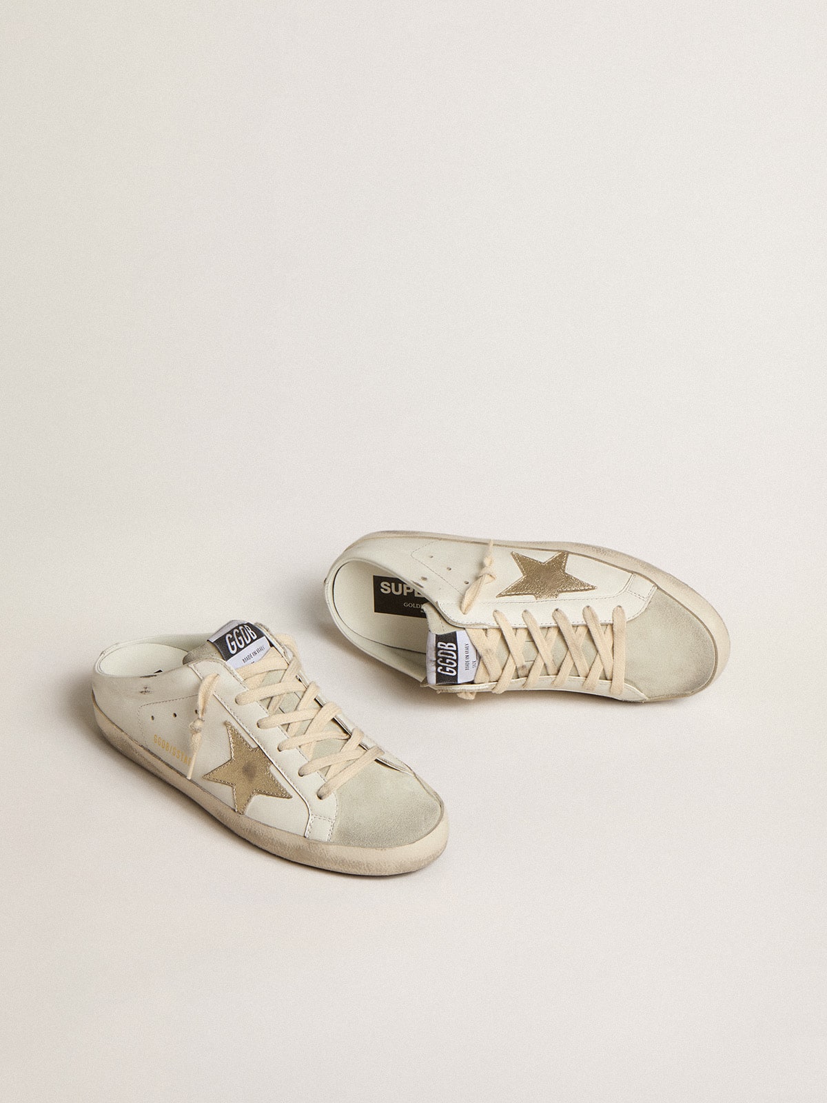 Golden Goose - Super-Star Sabots with platinum star and ice-gray suede tongue in 