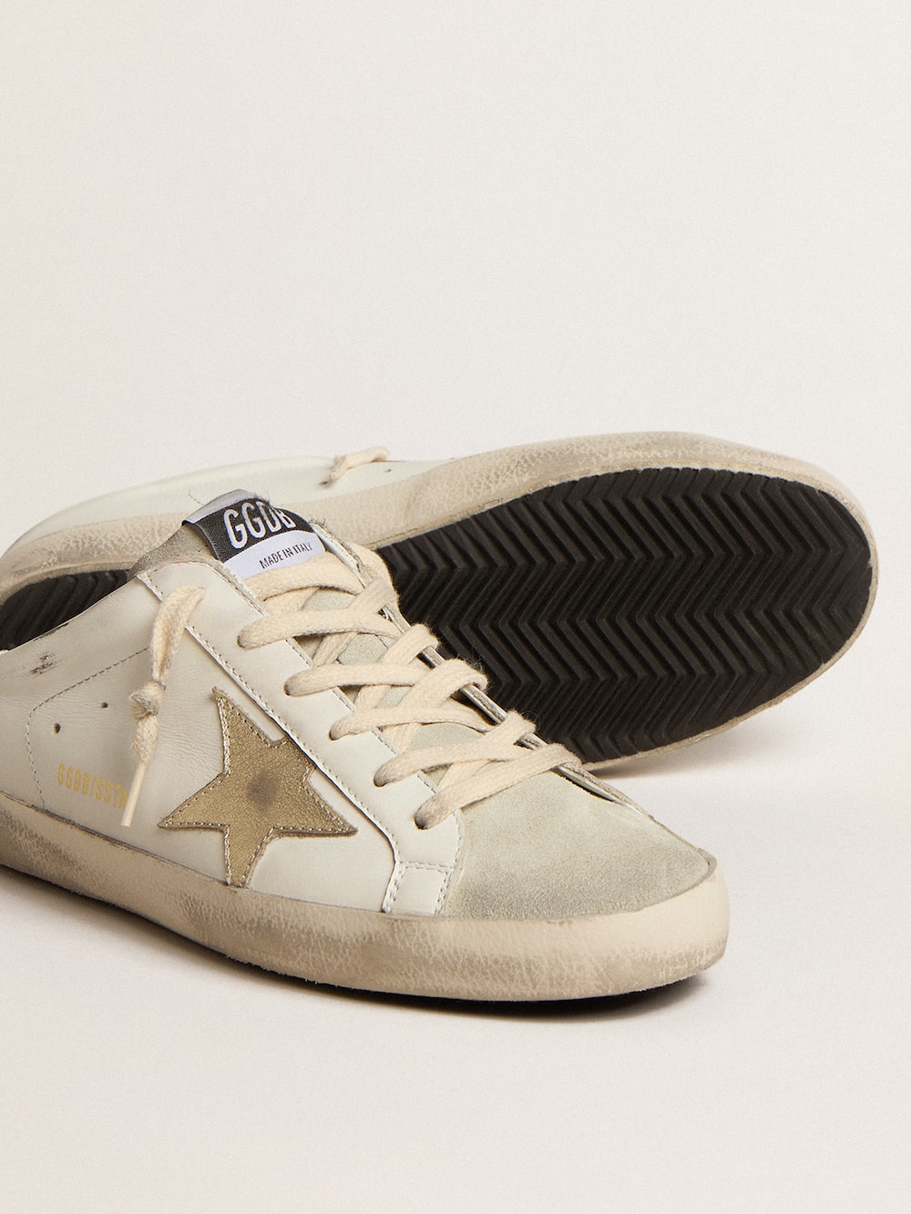 Golden Goose - Super-Star Sabots with platinum star and ice-gray suede tongue in 