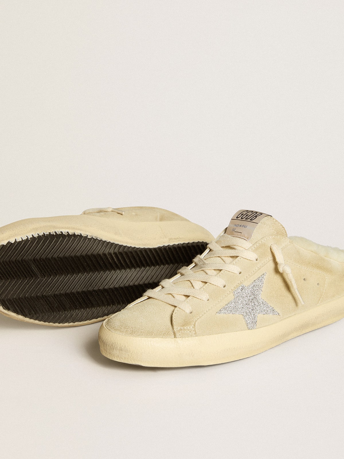 Golden Goose - Super-Star Sabot con stella in cristalli Swarovski e fodera in shearling in 