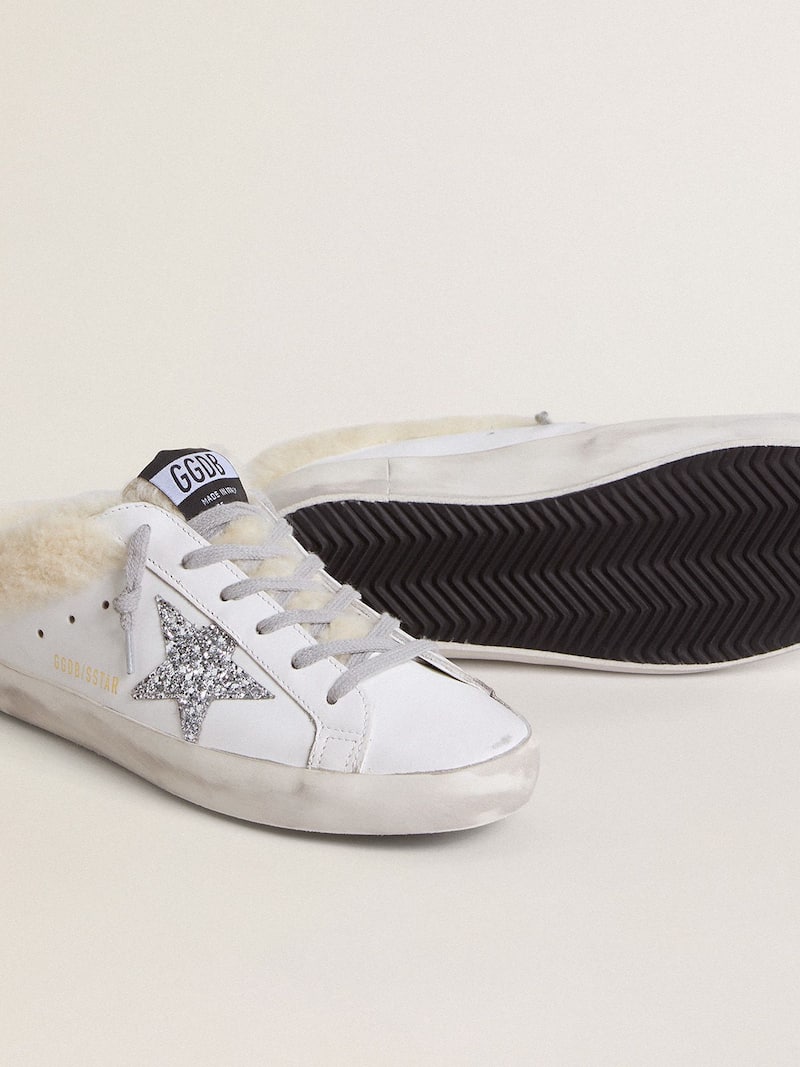 Golden Goose - Mules Super-Star de piel blanca y forro de shearling con estrella plateada in 