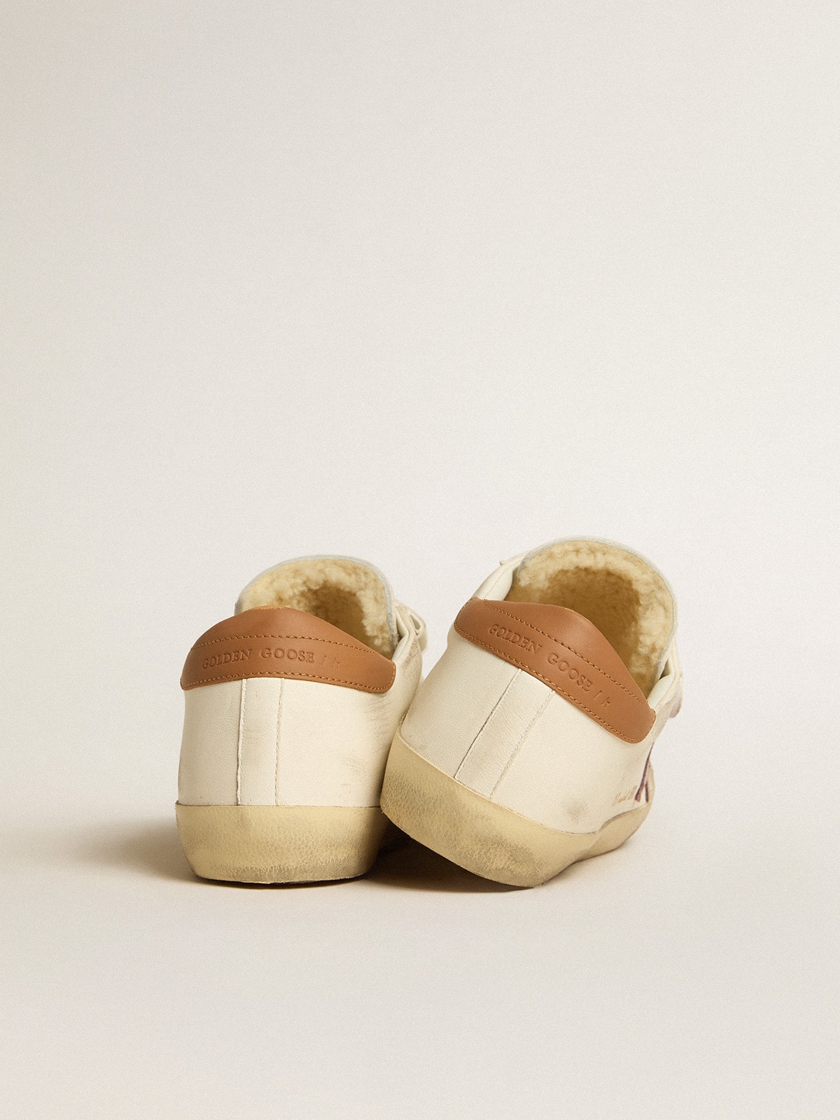 Golden Goose - Old School in nappa leather with pink leather star and beige shearling lining in 