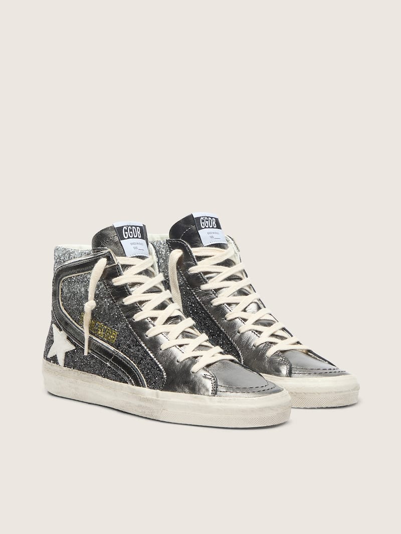 Golden Goose - Slide con purpurina negra y plateada con estrella de piel y detalle de &laquo;coma&raquo; laminada in 