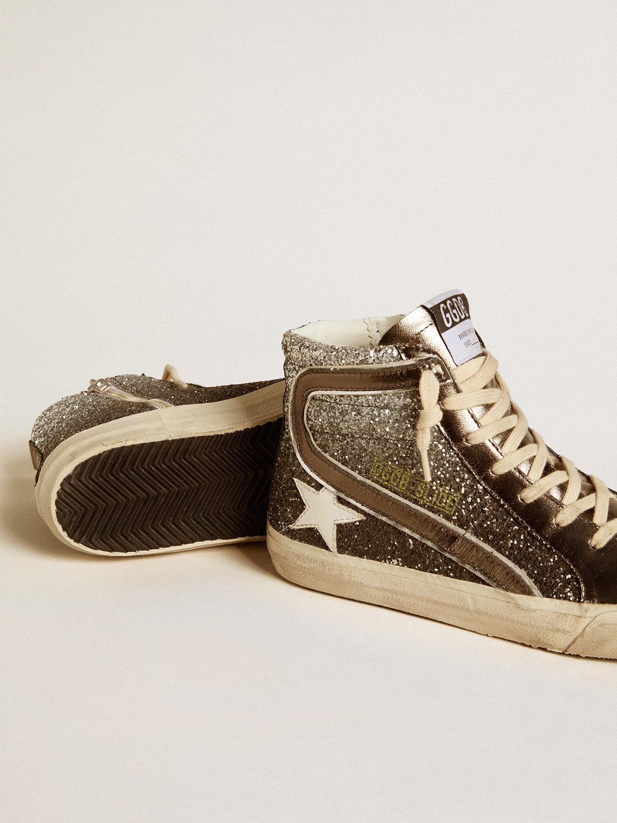 Golden Goose - Slide con purpurina negra y plateada con estrella de piel y detalle de «coma» laminada in 