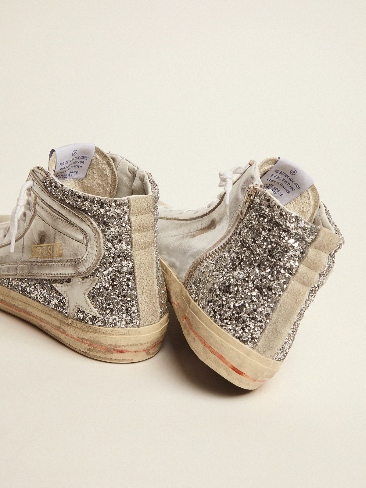 Golden Goose - Slide para mujer con pala de piel laminada plateada y purpurina plateada in