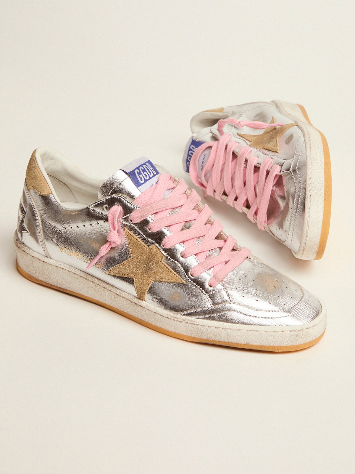 Golden Goose - Ball Star LTD en cuir lamé argenté avec détails en daim   in 