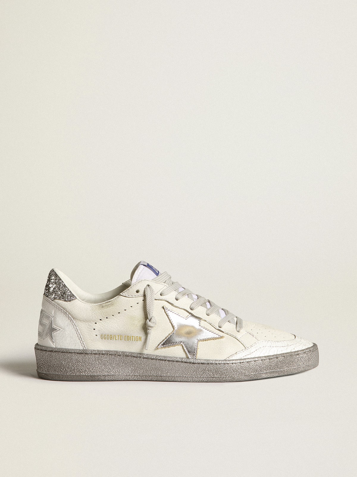 Golden Goose - Ball Star Donna LTD con talloncino in glitter argento e stella argento in 