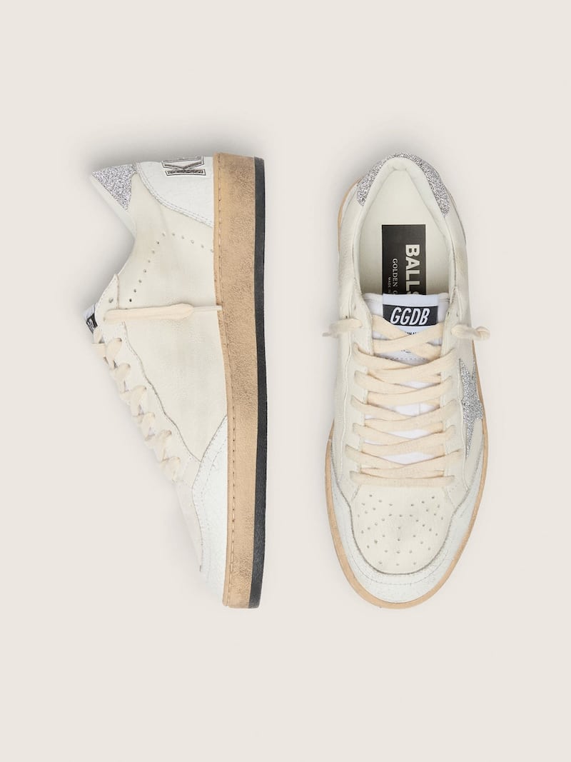 Golden Goose - Wei&szlig;er Ball Star mit Swarovski-Kristallen f&uuml;r Stern und Ferse in 