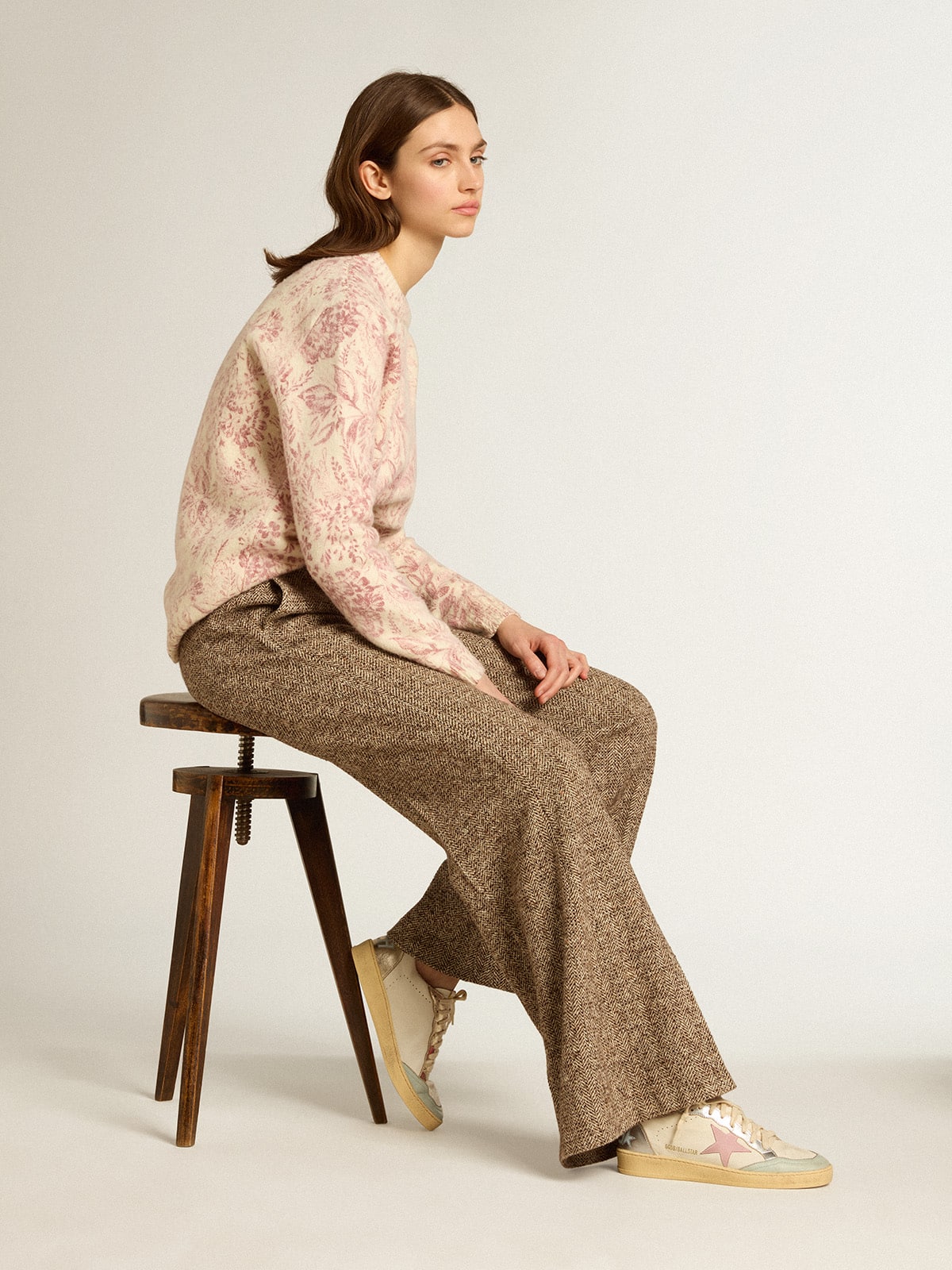 Golden Goose - Ball Star con estrella de ante rosa y aplicaciones de piel laminada in 