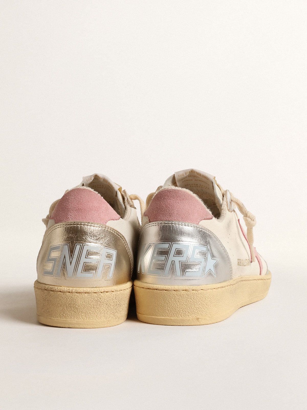 Golden Goose - Ball Star con estrella de ante rosa y aplicaciones de piel laminada in 