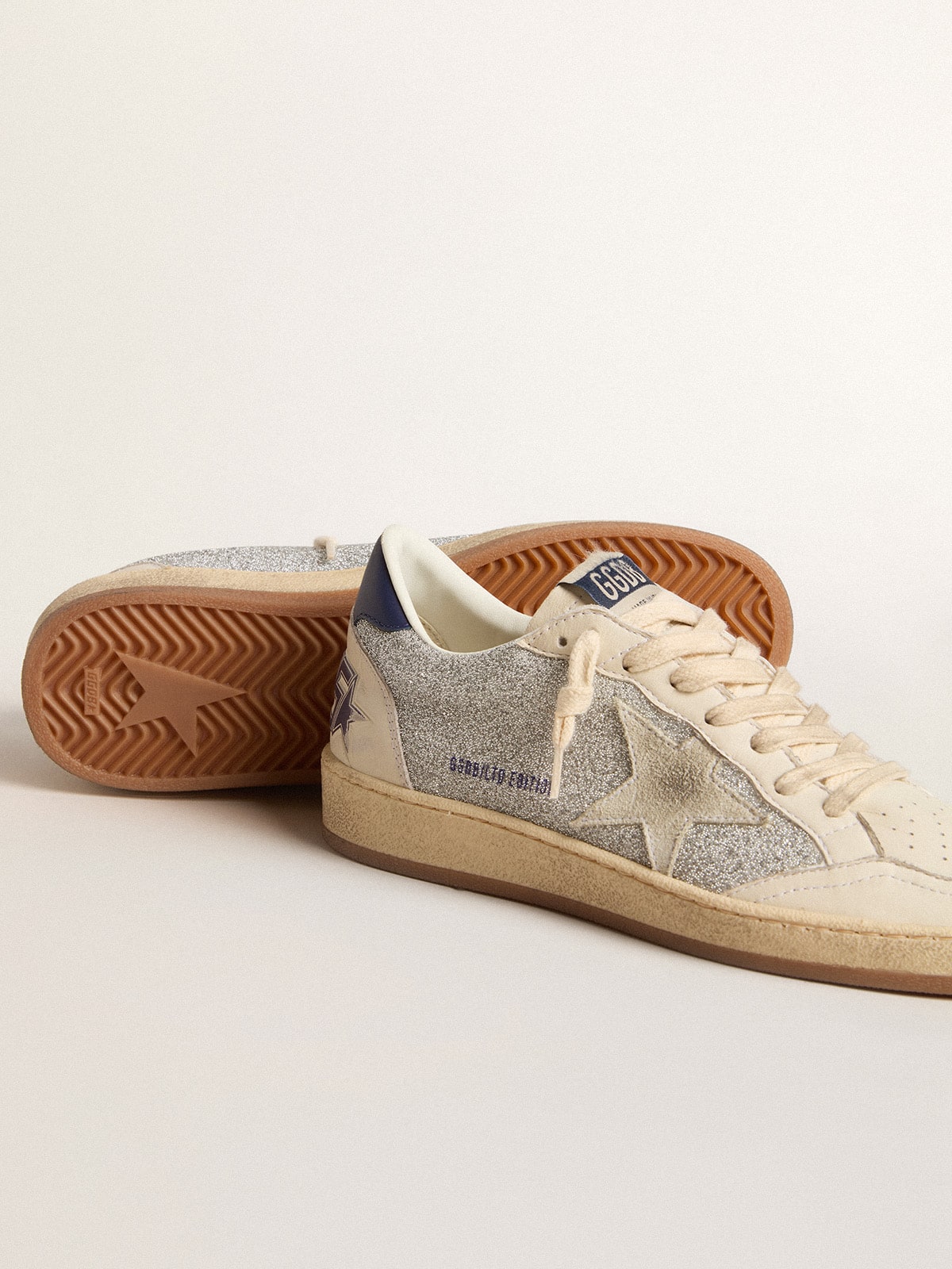 Golden Goose - Ball Star Donna LTD in cristalli Swarovski e pelle con stella in suede bianco in 