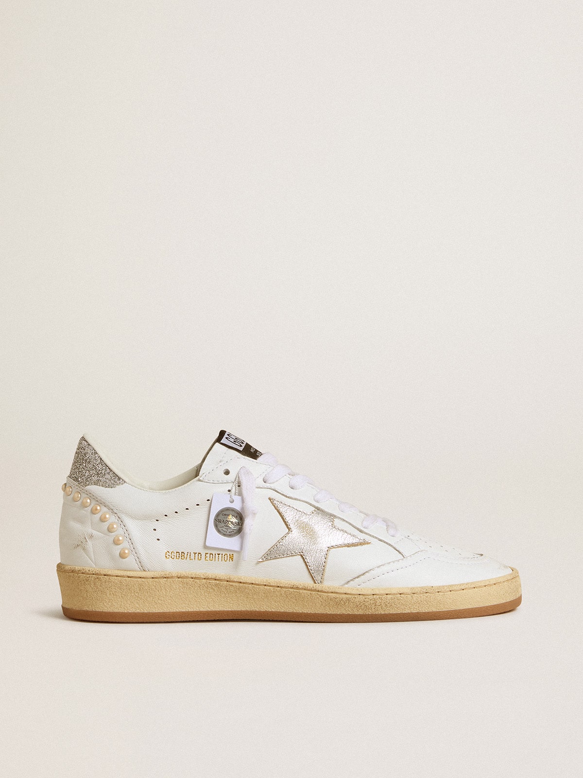 Golden Goose - Ball Star bianca con stella argento e talloncino in cristalli Swarovski con perle in 