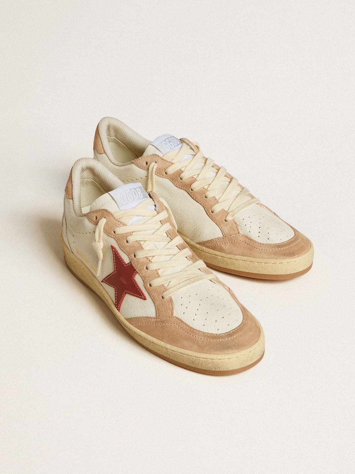 Golden Goose - Ball Star レディース ナッパレザー スター（レッド）＆スエードパネル（ピンク） in 