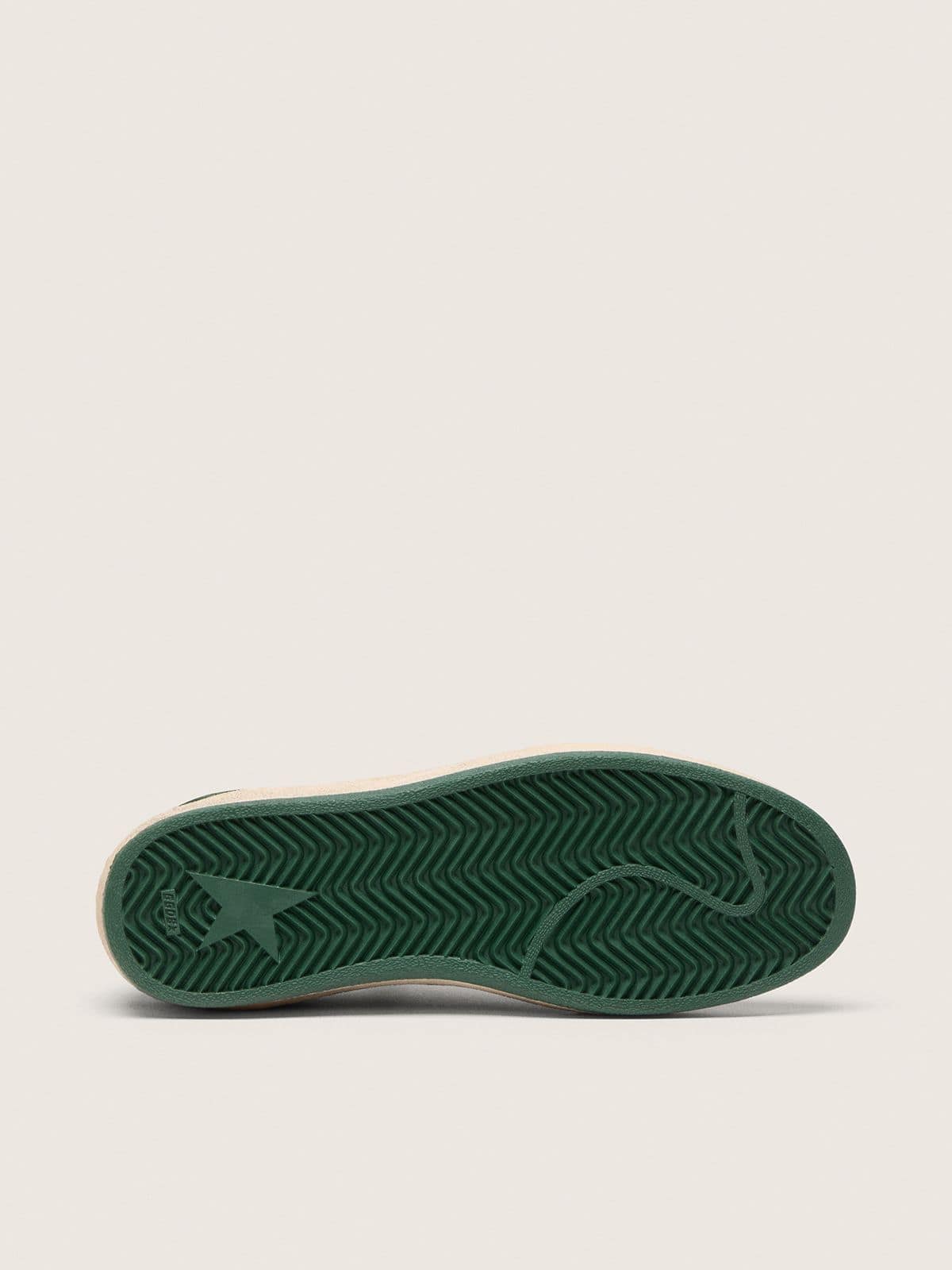 Golden Goose - Ball Star Feminino de suede verde com estrela e tal&atilde;o de couro branco in 
