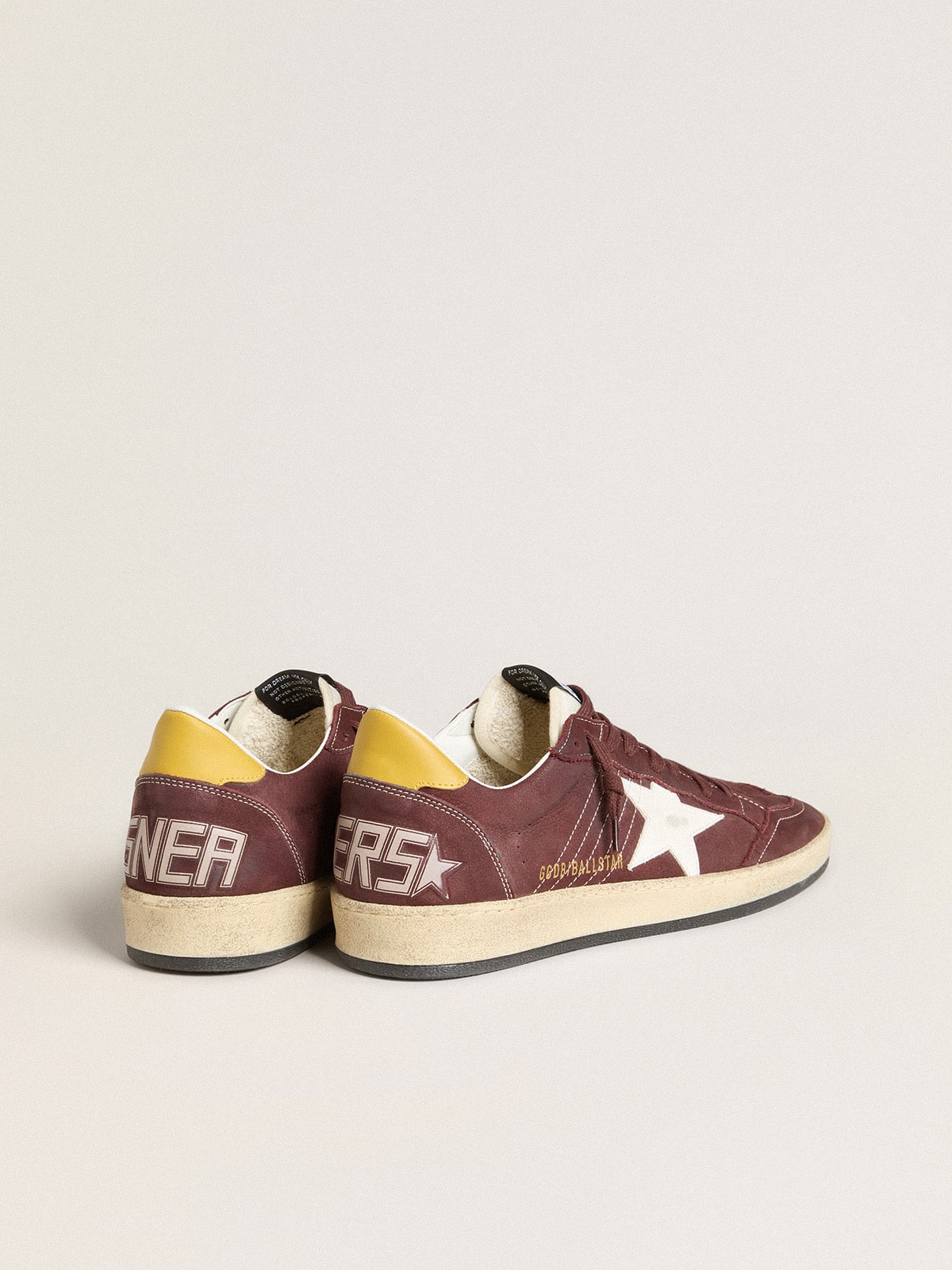 スニーカー GOLDEN Women Sneakers GWF00117 F006827 15710 Brown Women's Ball Star in chocolate nubuck with leather star and