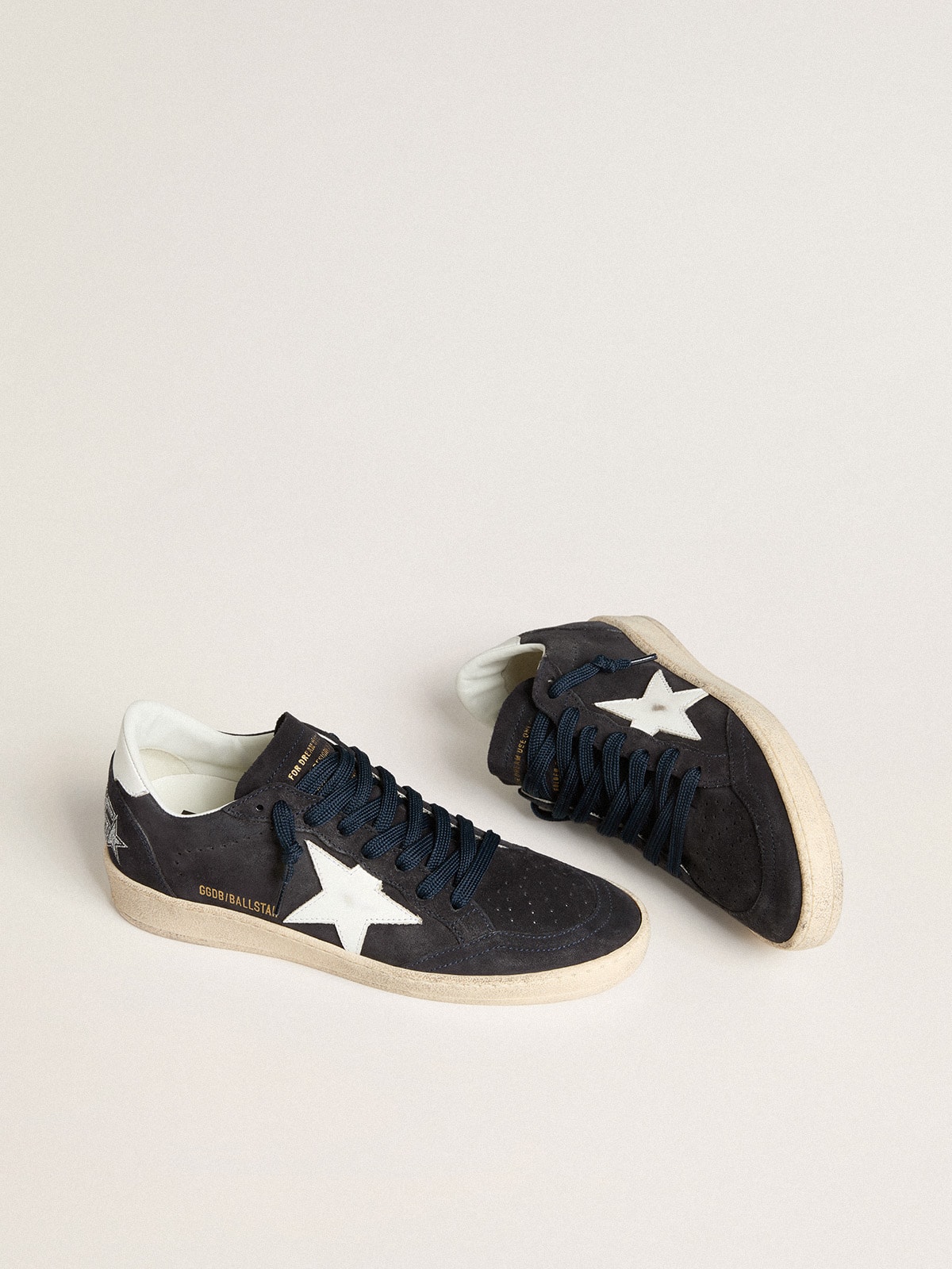 Golden Goose - Ball Star de ante azul oscuro con estrella y refuerzo del talón de piel in 