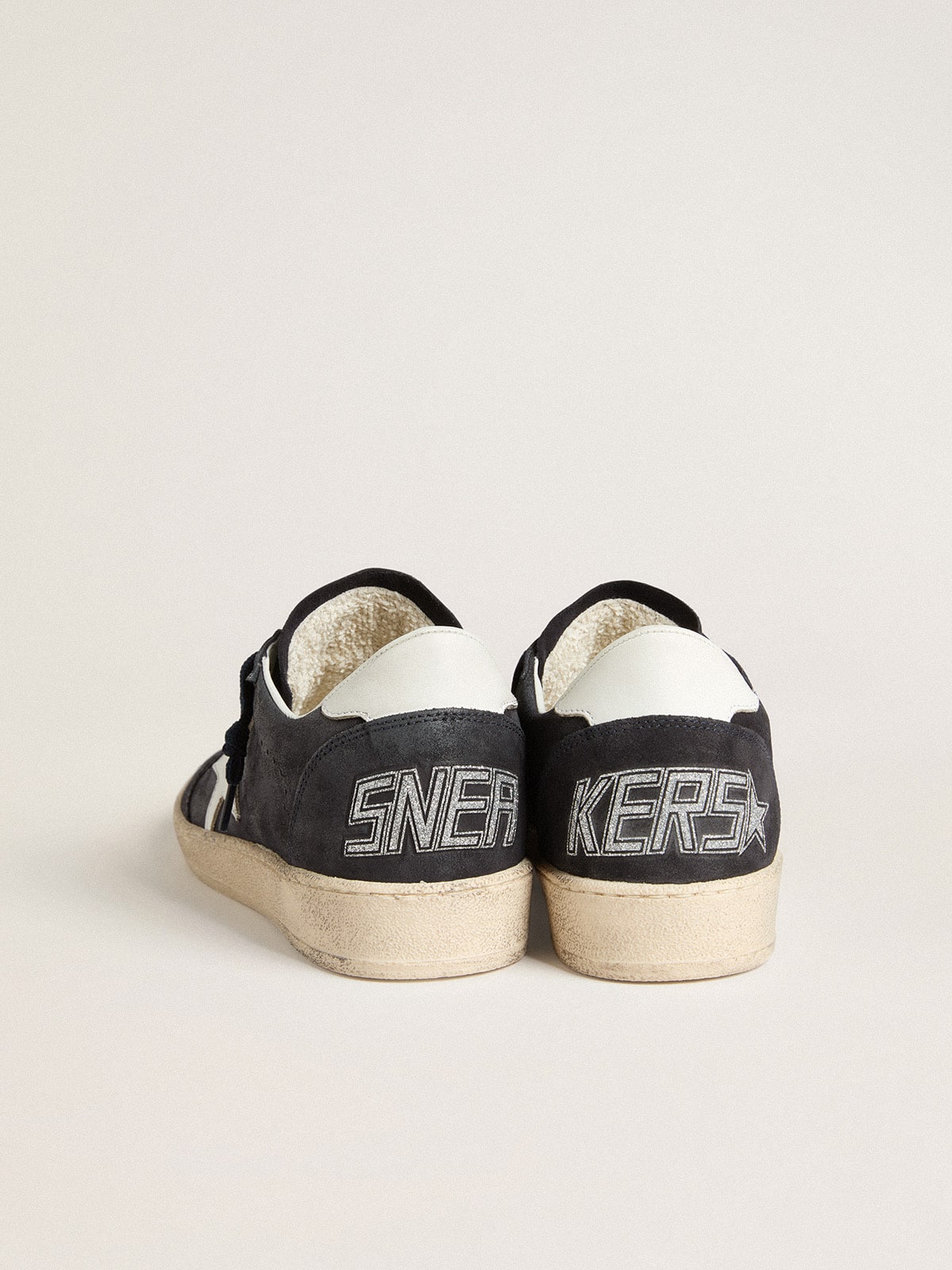 Golden Goose - Ball Star pour femme en daim bleu foncé avec étoile et contrefort en cuir in 