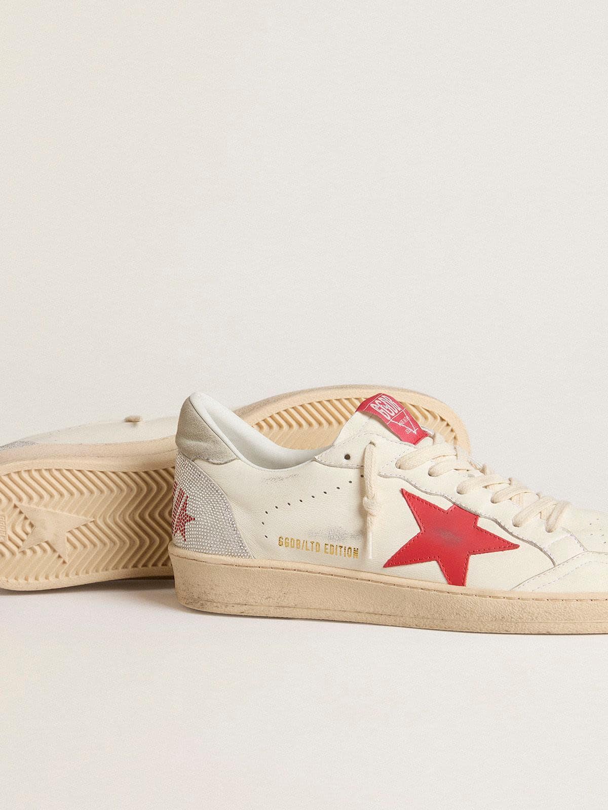 Golden Goose - Ball Star Donna San Valentino con stella in pelle rossa e scritta rossa Swarovski in 