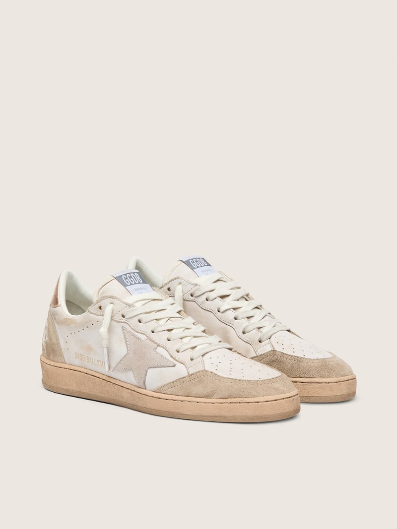 Golden Goose - Ball Star con estrella de ante rosa y bordes con purpurina plateada y refuerzo del tal&oacute;n oro rosa in 