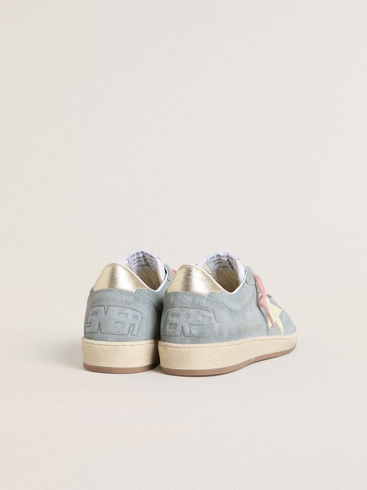 Golden Goose - Ball Star Feminino de suede azul pálido com estrela de couro cor creme in 
