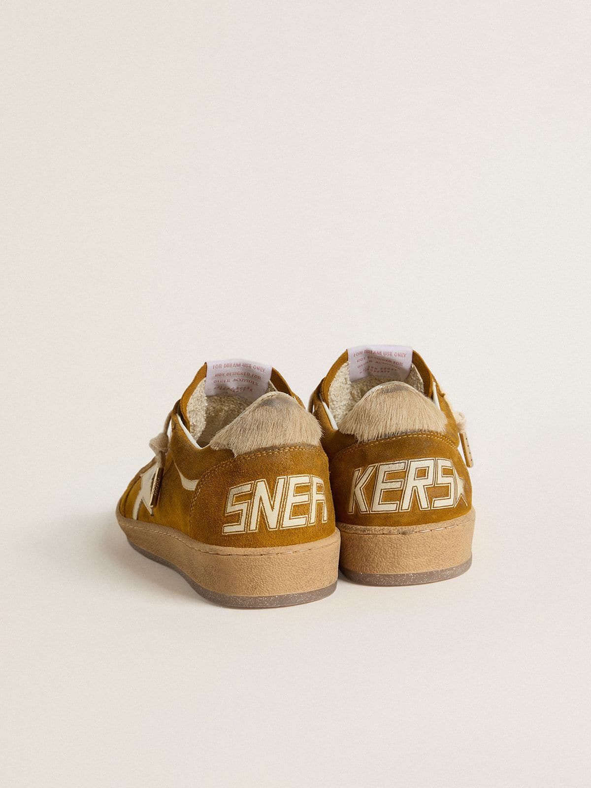 Golden Goose - Ball Star de mujer de ante con estrella de piel beige y refuerzo del talón de piel efecto potro in 