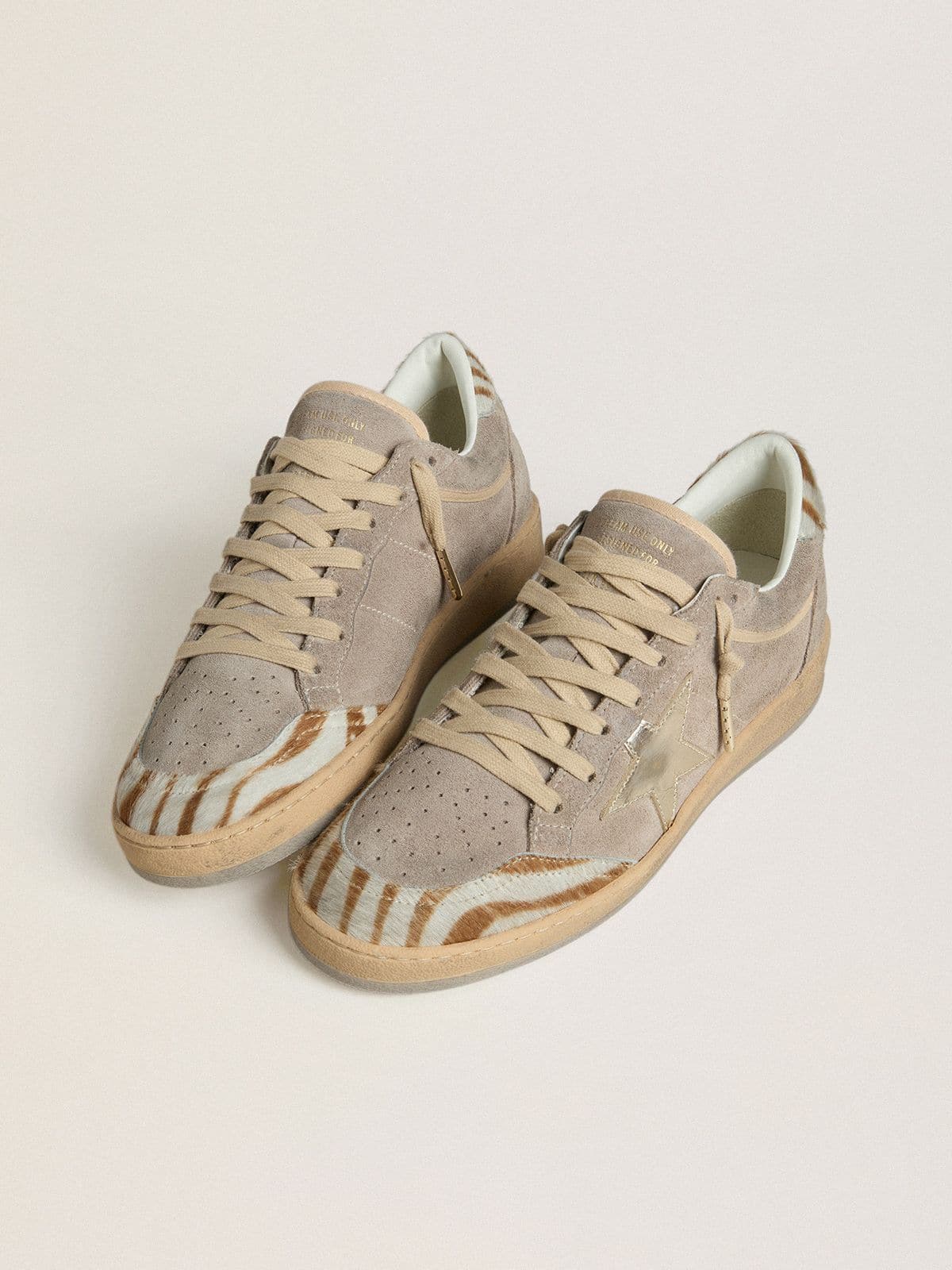 Golden Goose - Ball Star LTD pour femme en cuir velours avec étoile en cuir lamé et contrefort en cuir façon poulain zébré in 