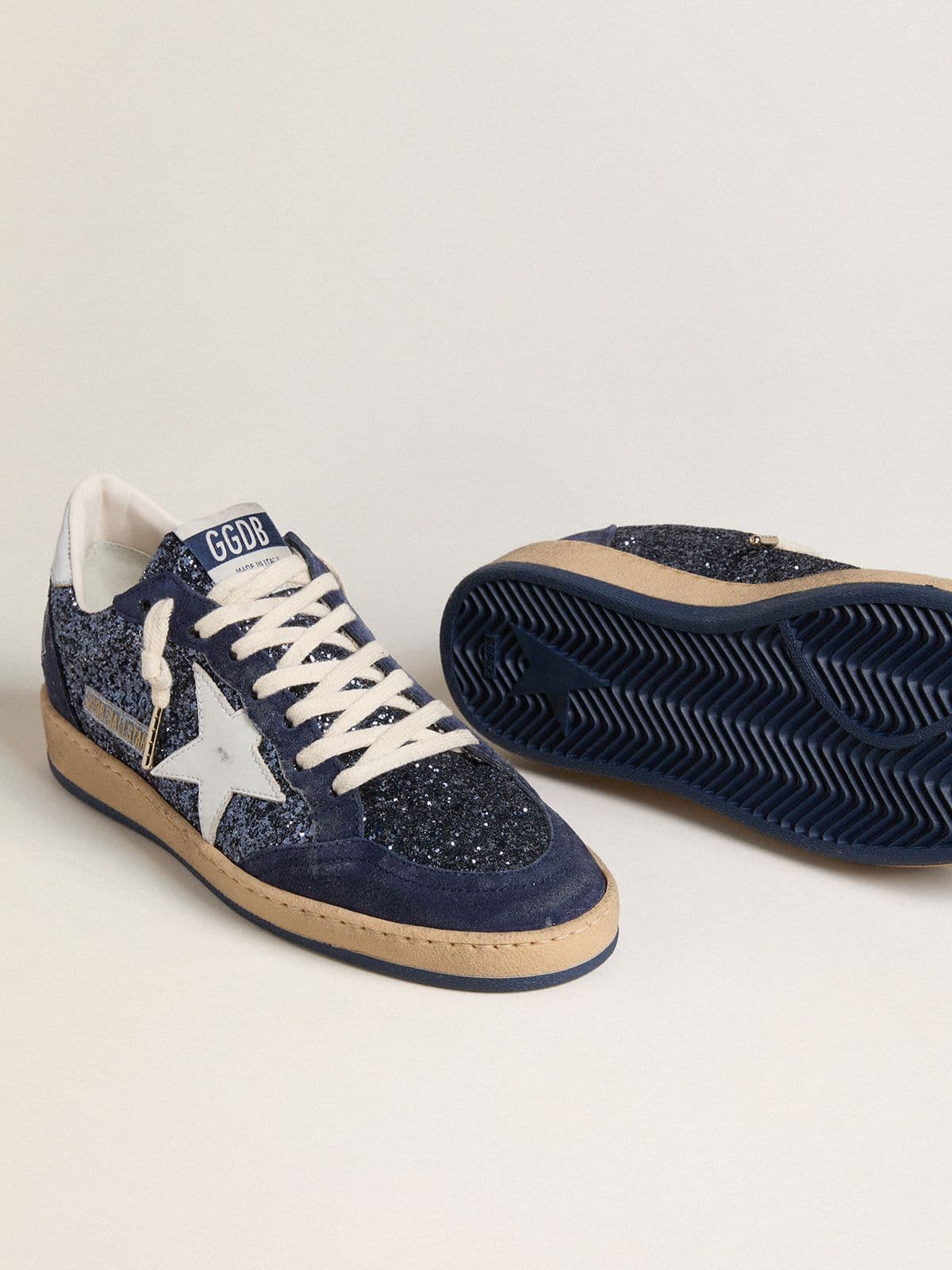 Golden Goose - Ball Star LTD pour femme à paillettes bleues avec étoile en cuir et contrefort en cuir lamé in 